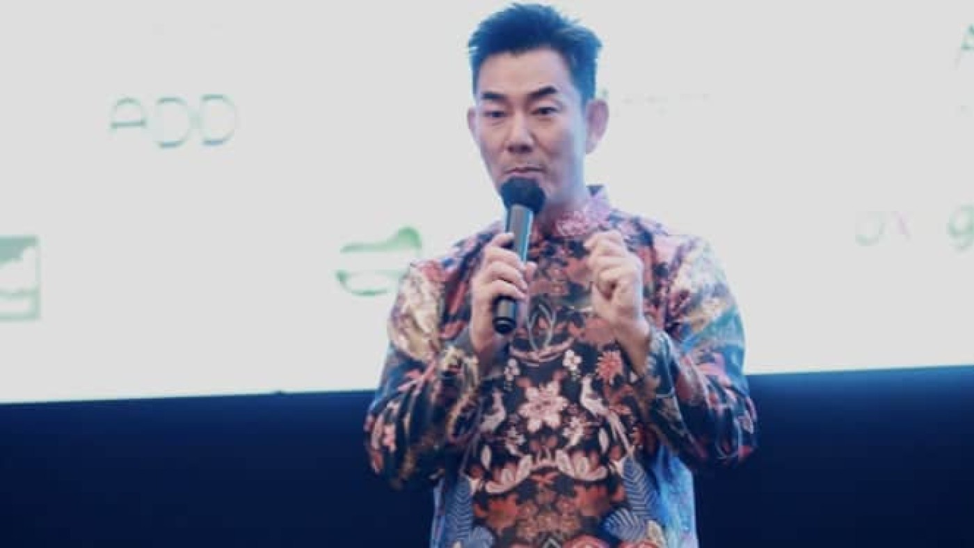 Richie Ren Gelar Konser di Indonesia: Pakai Batik dan Cicipi Kuliner