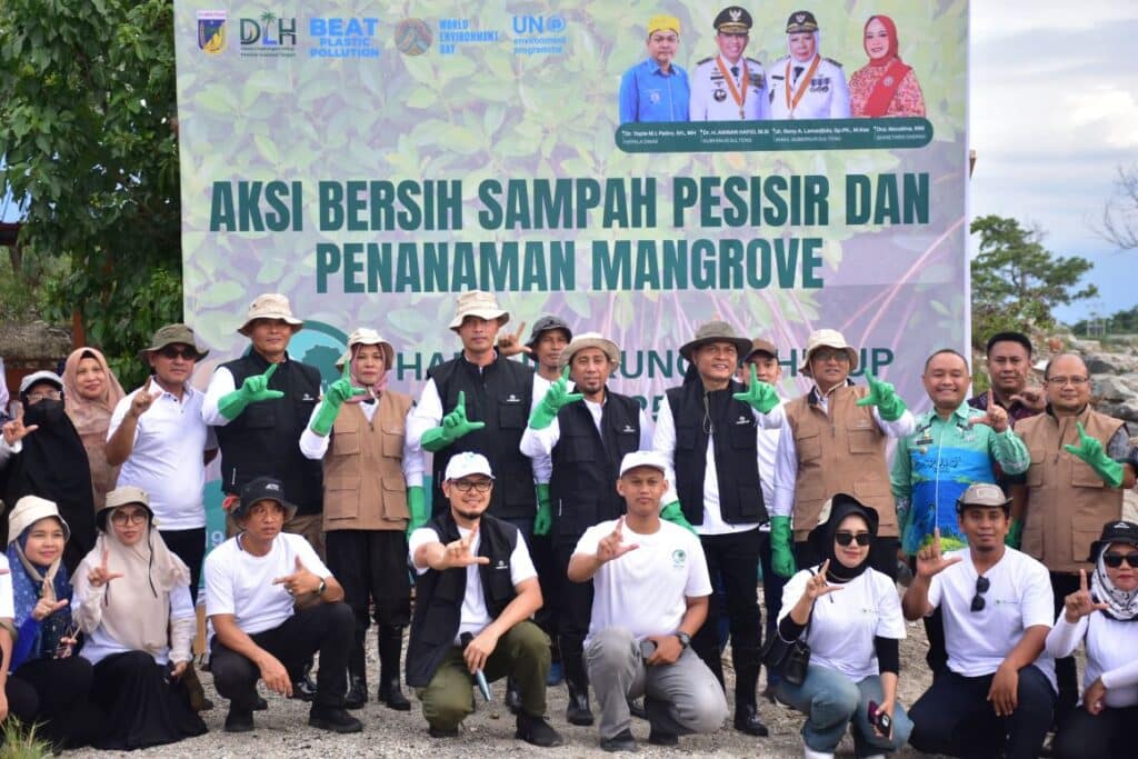TNI dan Pemprov Sulteng Gelar Aksi Penanaman Mangrove peringati Hari Lingkungan