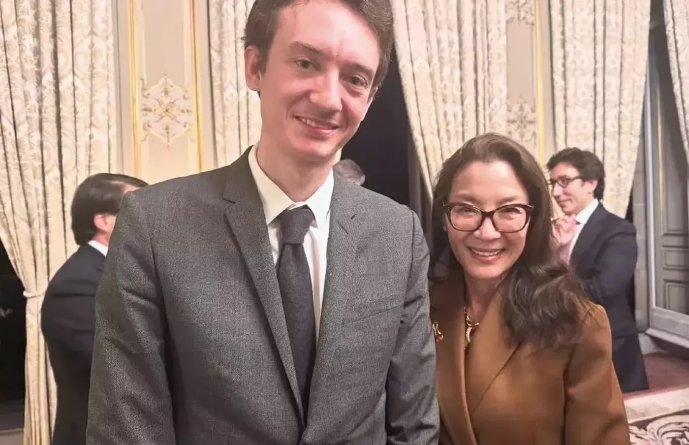 Michelle Yeoh Ungkap Kode Soal Asmara Lisa Blackpink dan Frederic Arnault