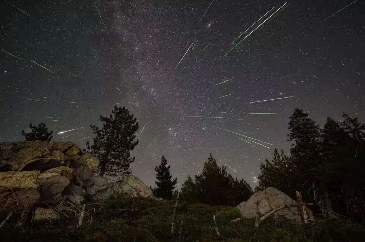 5 Fenomena Langit Agustus 2025: Menakjubkan dengan Hujan Meteor