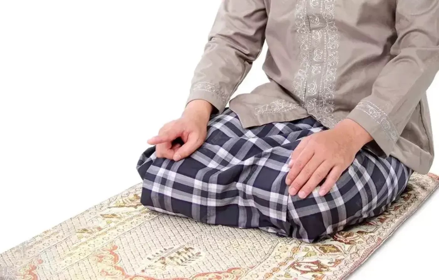 Apakah Salat di Atas Kasur Sah? Ini Pandangan Syariat Islam