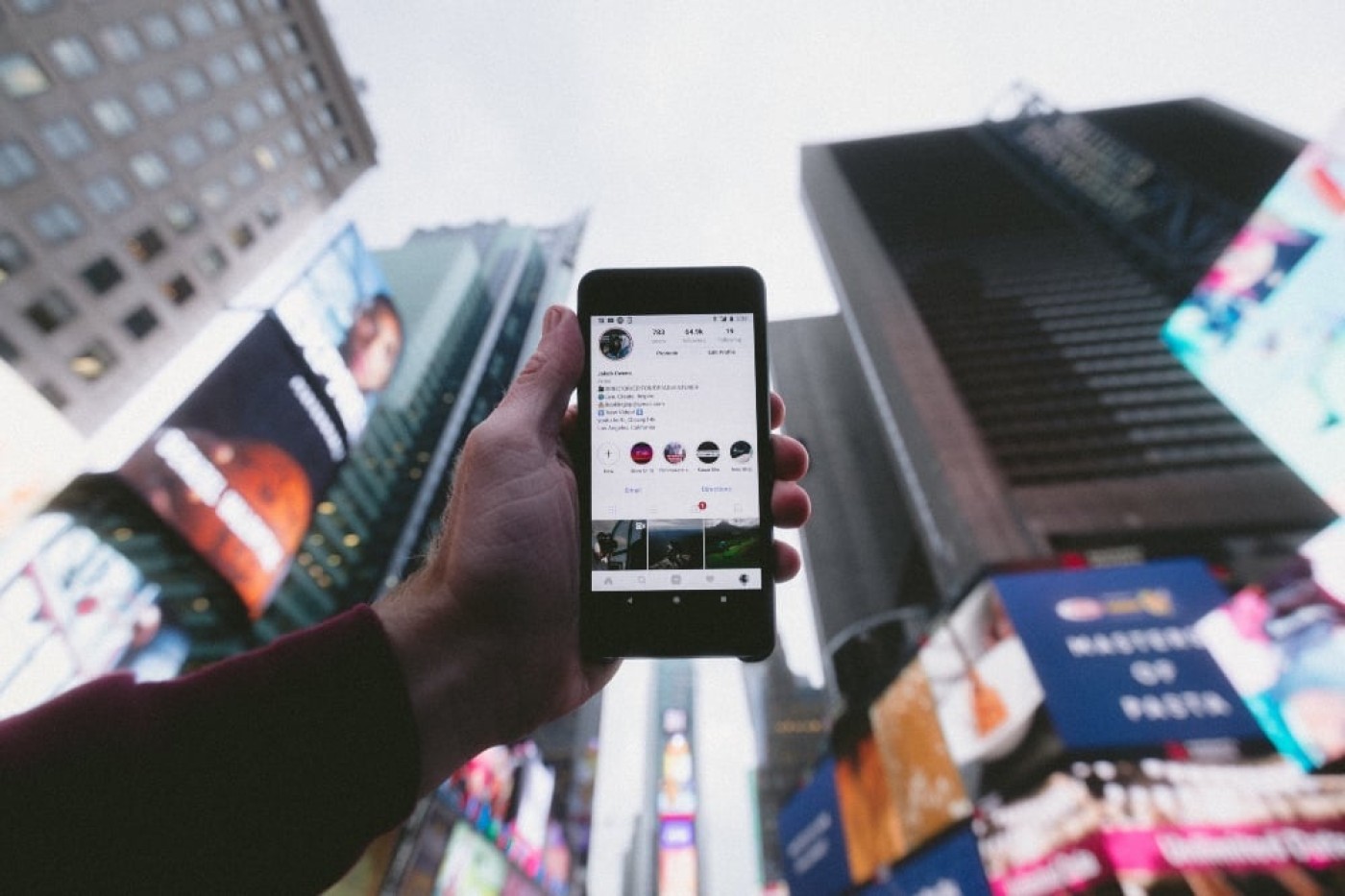 DPR Pertanyakan Transparansi Algoritma TikTok dan YouTube atas Maraknya Konten Penipuan