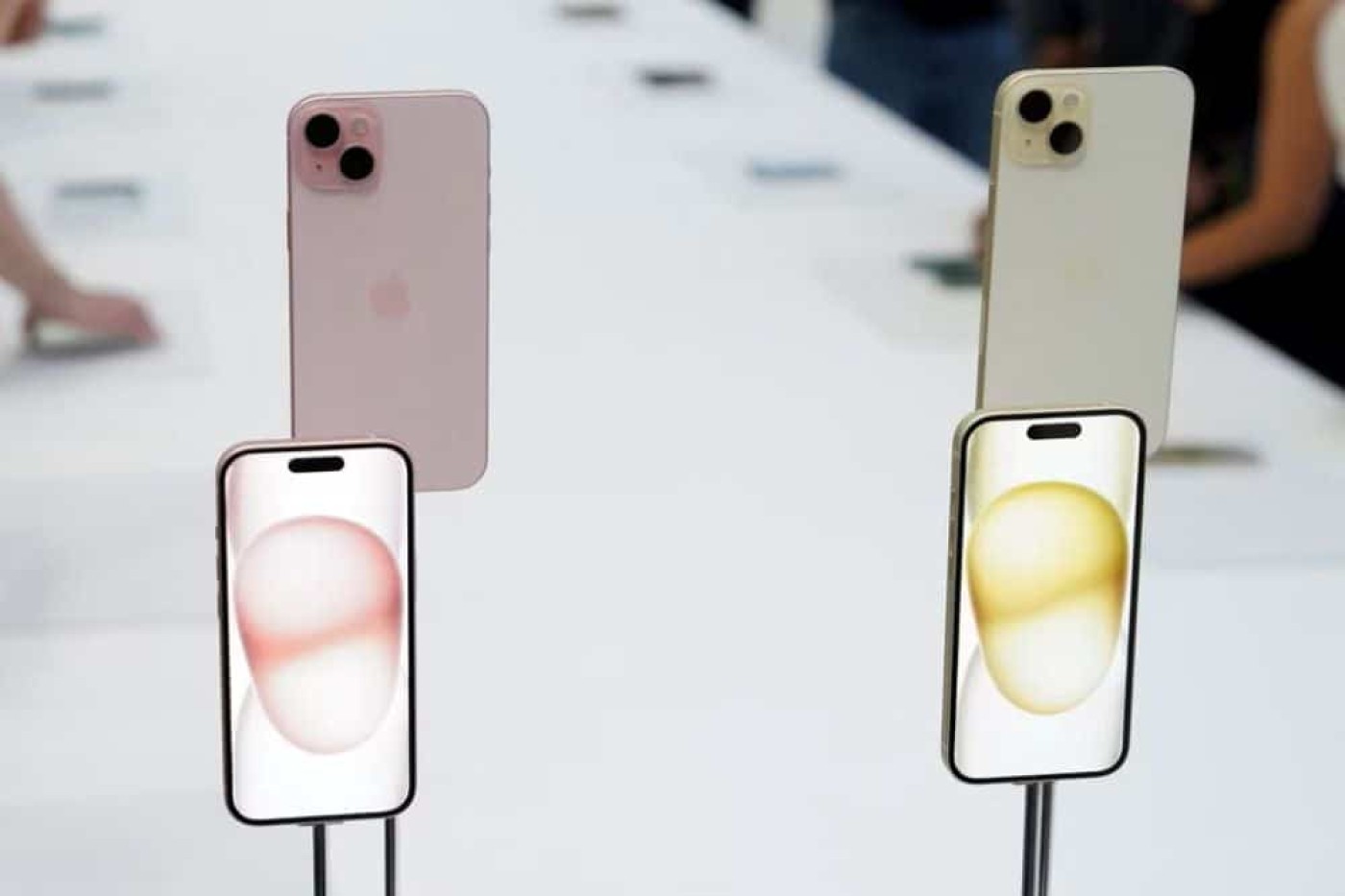 Seberapa Aman Mengisi Daya iPhone Menggunakan Adaptor Charger MacBook?
