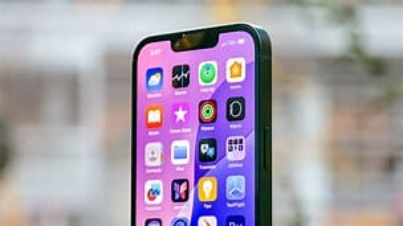 iPhone 17e Diprediksi Gunakan Layar OLED 6,1 Inci Seperti 16e
