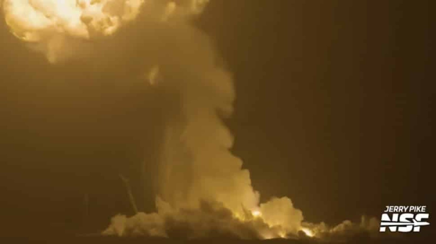 Roket SpaceX Meledak: Respons Tak Terduga dari Elon Musk Mencuri Perhatian