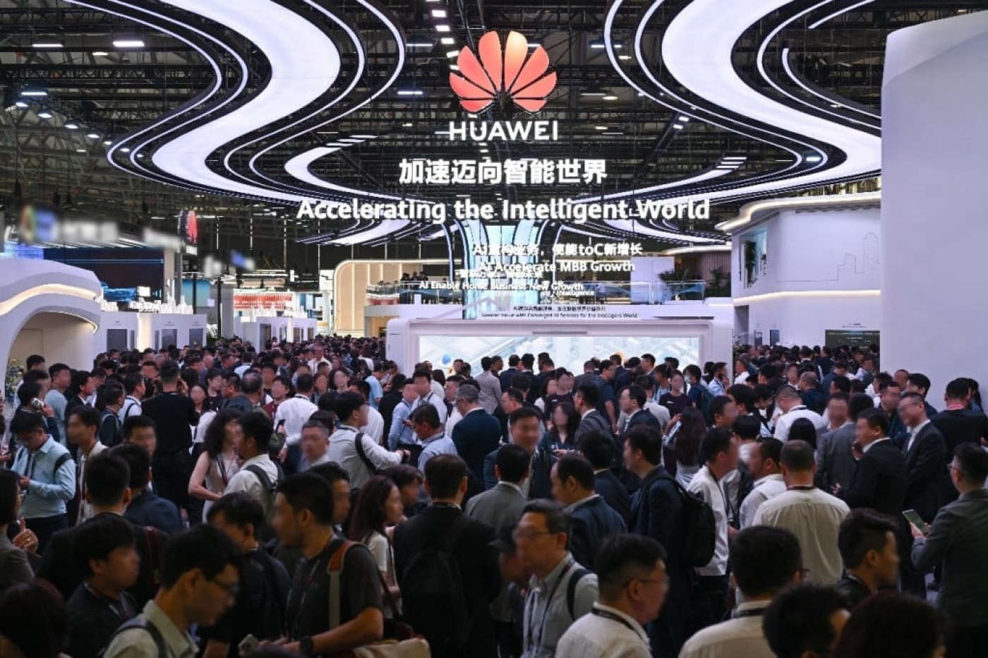 Huawei Pamer Teknologi 5G-A dan AI Terbaru di MWC Shanghai 2025
