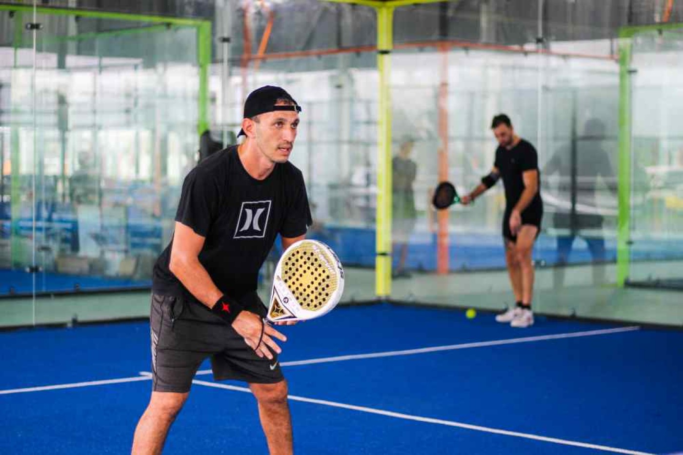 Asal Usul Olahraga Padel yang Lagi Tren: Panduan Cara Mainnya