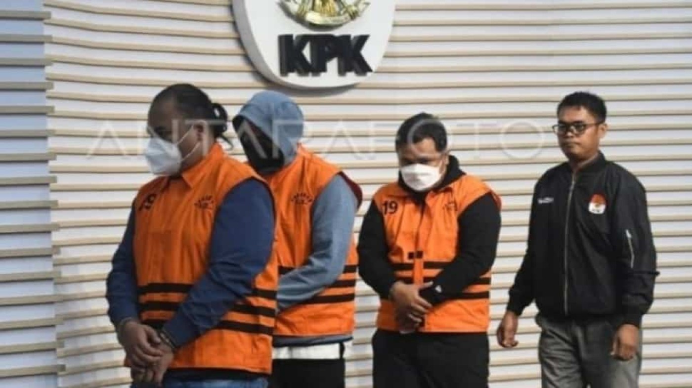 KPK Geledah Rumah Kadis PUPR Sumut, Sita Uang Rp 2,8 M dan Dua Senjata Api