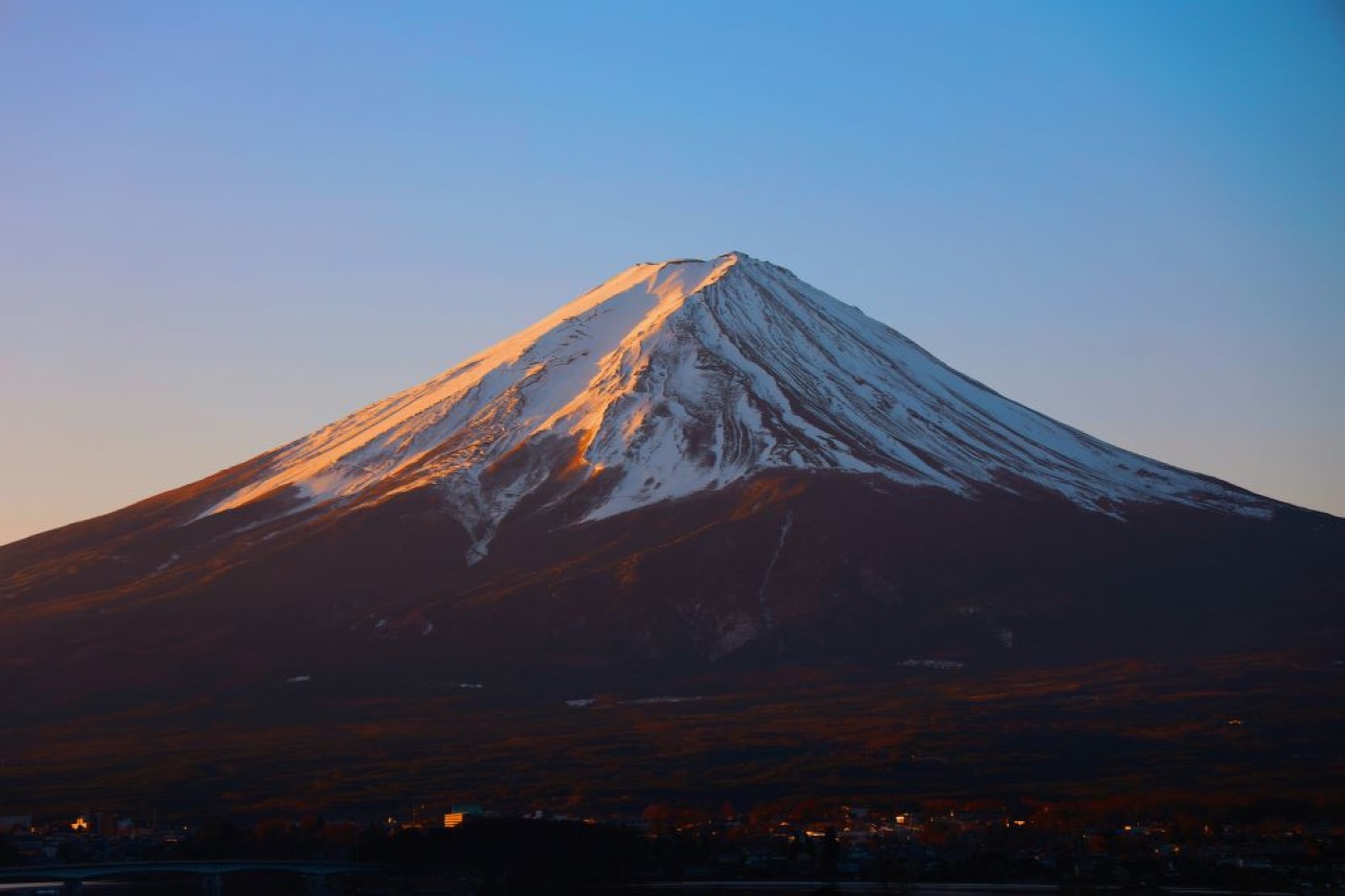 Musim Pendakian Gunung Fuji Resmi Dibuka: Tarif Naik & Aturan Ketat!