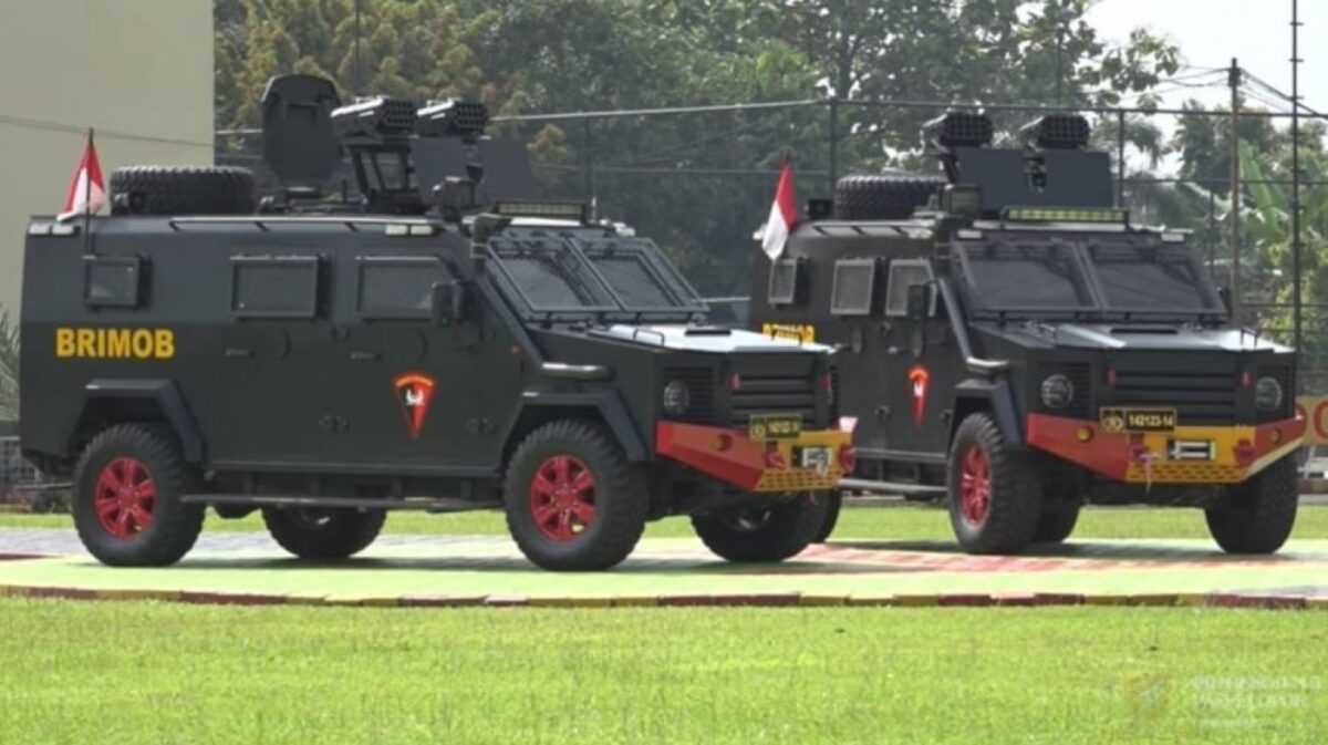 Mobil Rantis Brimob 14 Ton: Kesiapan Hadapi Situasi Berisiko Tinggi dengan Tenaga Maksimal