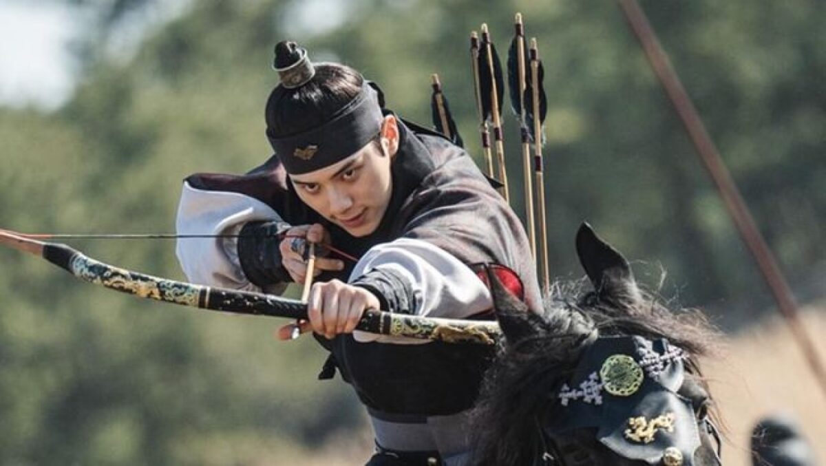 5 Transformasi Lee Chae Min Jadi Raja dalam Drakor Sageuk Romantis Bon Appetit, Your Majesty