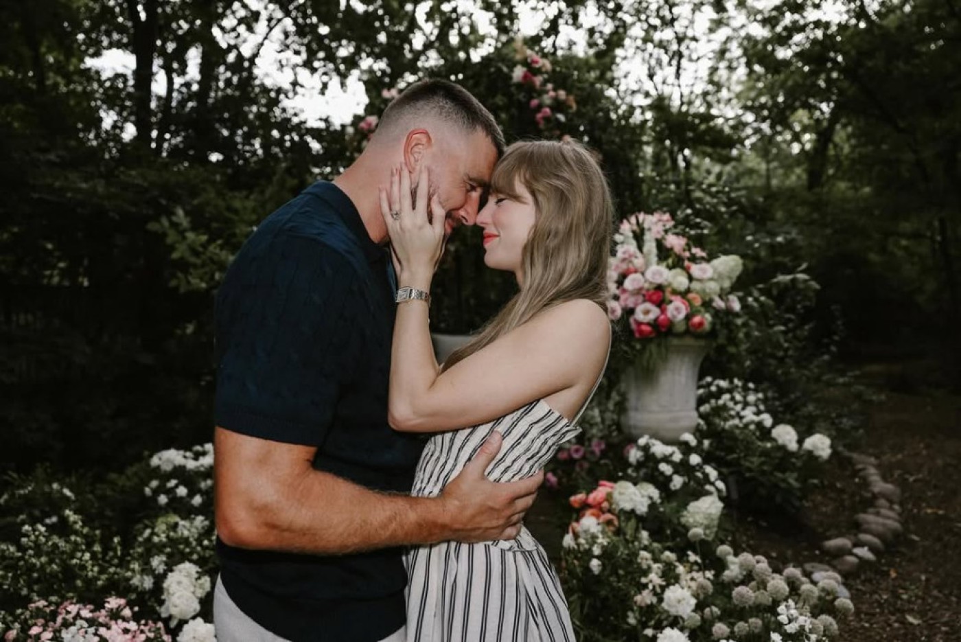 Ed Kelce Kenang Momen Manis Travis Lamar Taylor Swift di Rumah Ed Kelce Kenang Momen Manis Travis Lamar Taylor Swift di Rumah