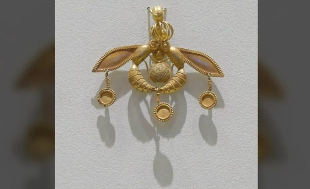 Liontin Emas Minoan dari Malia: Simbol Lebah atau Tawon Kuno yang Misterius