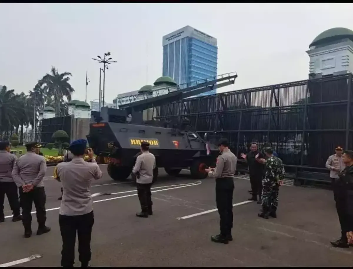 Kendaraan Rantis Disiagakan, Pengamanan DPR Diperketat Jelang Aksi Demo