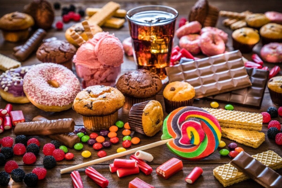 7 Makanan yang Diam-diam Mempercepat Penuaan Kulit Anda, Wajib Tahu!