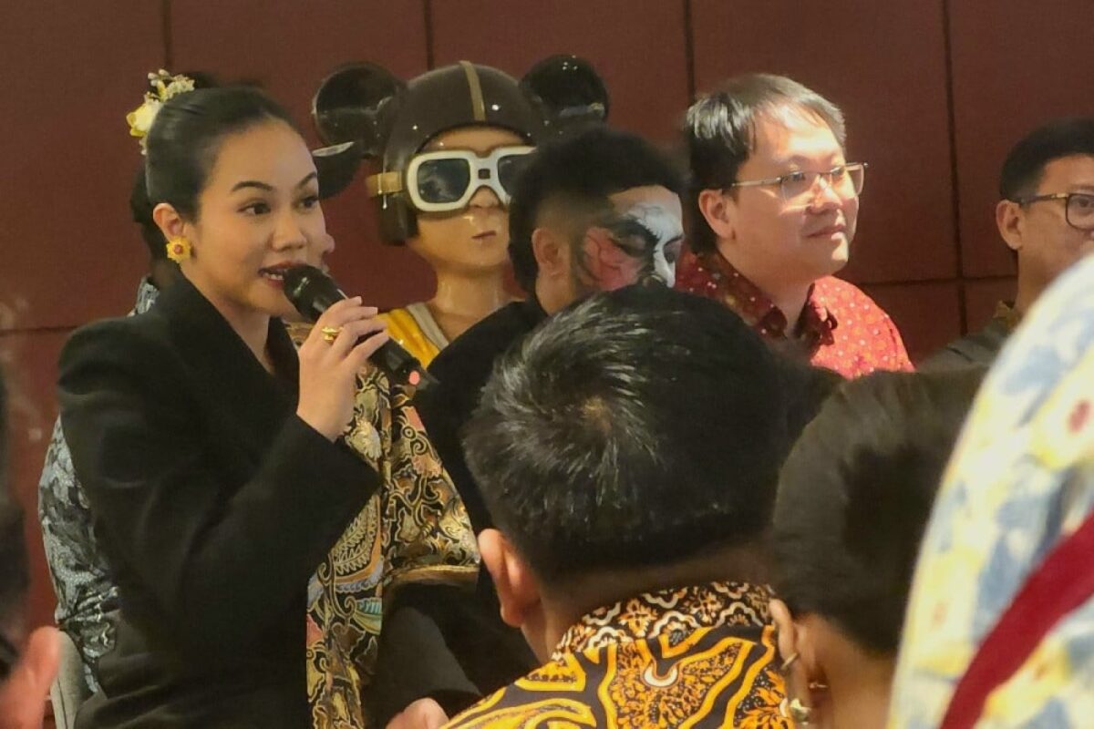 Melayang di Udara dan Naik Naga Bukan Tantangan bagi Yura Yunita