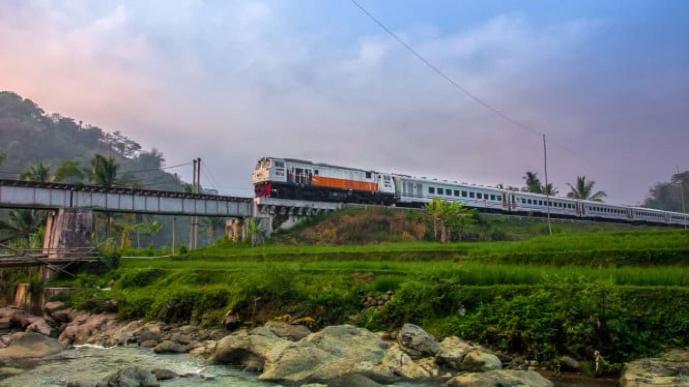 Puncak Arus Balik Libur Panjang HUT RI, 145 Ribu Tiket Kereta Api Terjual Puncak Arus Balik Libur Panjang HUT RI, 145 Ribu Tiket Kereta Api Terjual