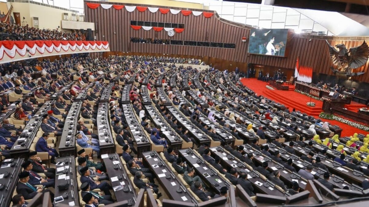 Amarah Netizen Meluap: Anggota DPR Joget Berjamaah Saat Rakyat Kejang