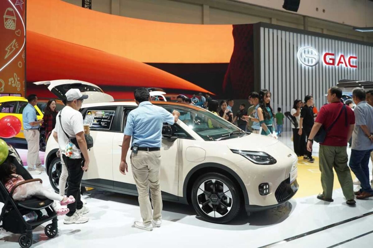 AION UT Jadi Mobil Listrik Paling Laku, Dicoba Pengunjung di GIIAS 2025