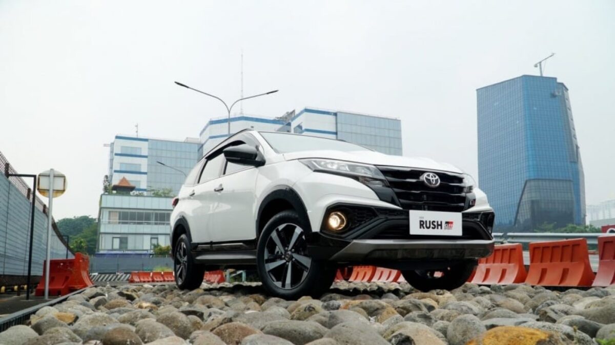 8 Rekomendasi Mobil Bekas Alternatif Mirip Mitsubishi Destinator Bergaya Sporty 2025