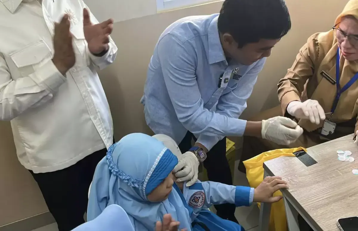 Wamenkes Pantau Cek Kesehatan Gratis untuk 53 Juta Anak Sekolah di Indonesia