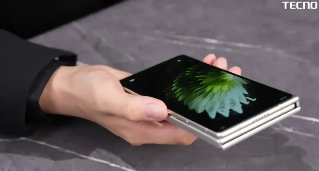 Tecno Phantom Ultimate G Fold Concept: Smartphone Lipat Tiga dengan Desain Tipis dan Inovatif