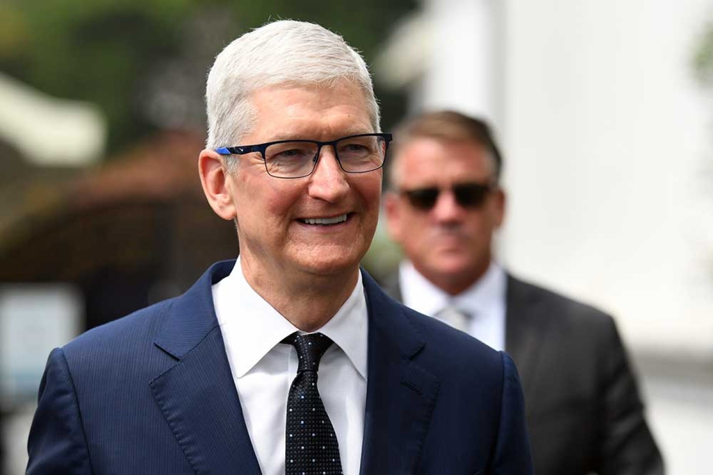 Tim Cook Siap Jorjoran Tanamkan AI di iPhone, Apple Kejar Ketertinggalan