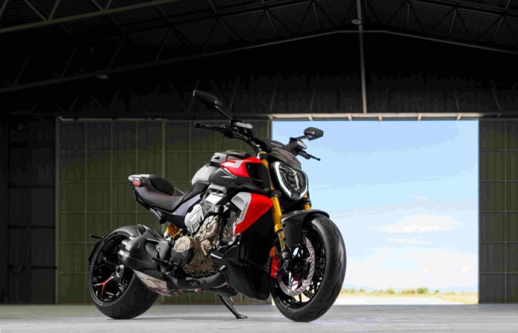 Ducati Diavel V4 RS Resmi Meluncur, Akselerasi 0-100 Km/Jam Cuma 2,5 Detik!