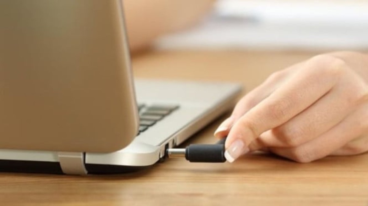 7 Alasan Charger Laptop Cepat Rusak dan Cara Ampuh Mencegahnya Agar Awet!