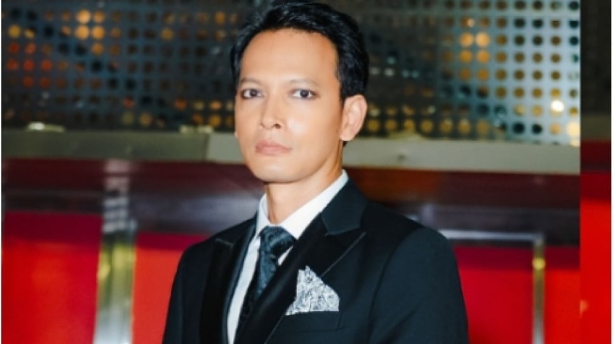 Film 'Pangku' Raih 4 Penghargaan di BIFF 2025, Fedi Nuril Ungkap Rahasia Eyeliner Film 'Pangku' Raih 4 Penghargaan di BIFF 2025, Fedi Nuril Ungkap Rahasia Eyeliner