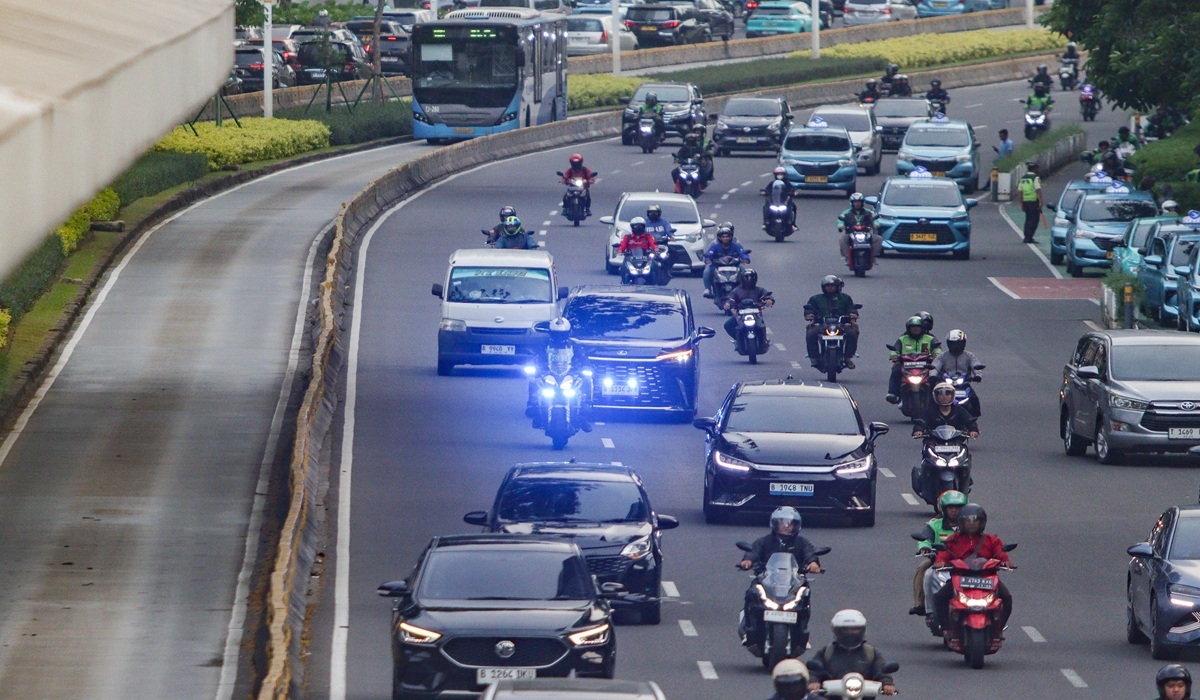 Bahaya Strobo Ilegal: Risiko Tinggi yang Mengancam Keselamatan Berkendara Anda