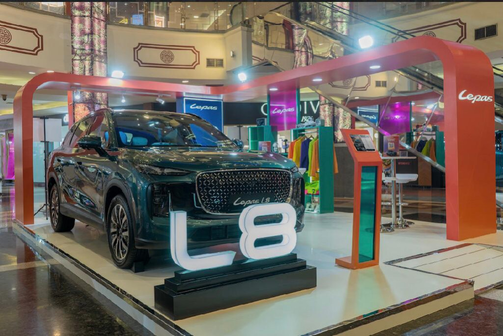 Lepas Sapa Konsumen di PIM 2, SUV L8 Resmi Diperkenalkan dengan Fitur Terbaru!