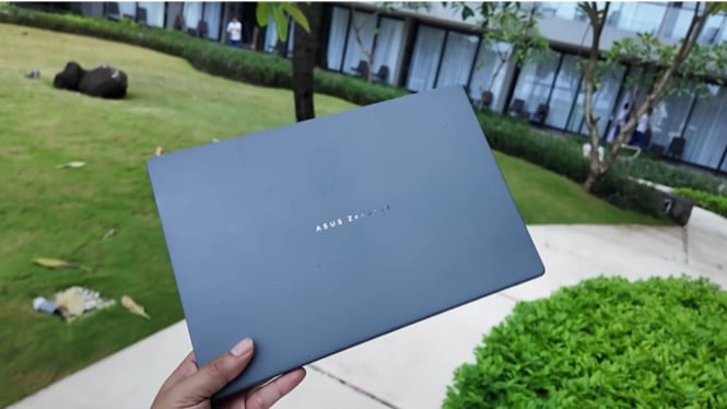 Asus Zenbook A14: Laptop Ringan 880 Gram dengan Baterai Tahan 4 Hari, Cocok untuk Mobilitas Tinggi