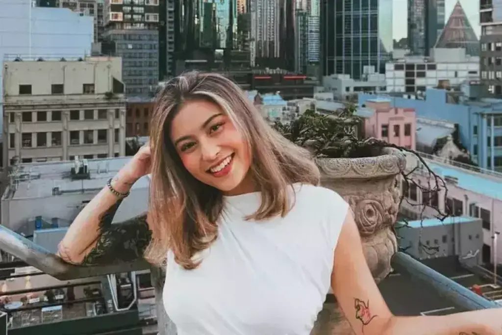 Bantah Isu Hamil dan Pergi ke Australia, Awkarin: Jahat Banget