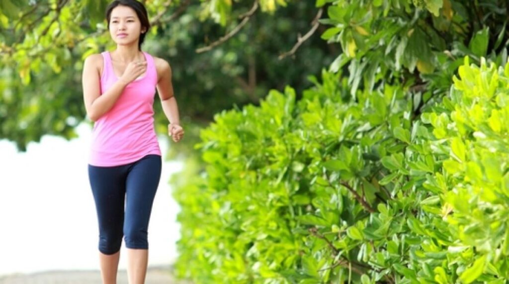 Perempuan Wajib Tahu! 10.000 Langkah Sederhana Cegah Pengeroposan Tulang Efektif
