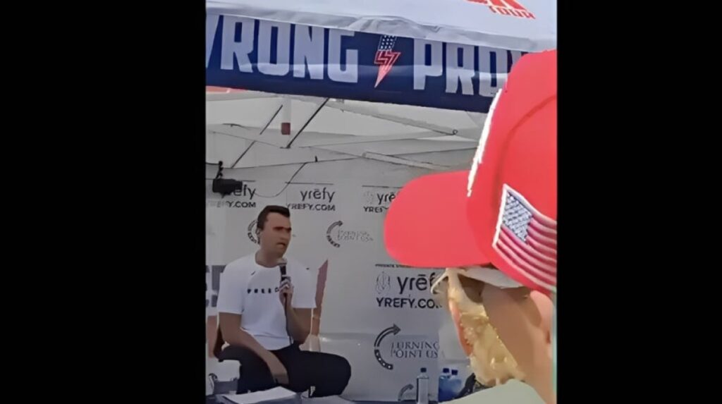 Detik-detik Charlie Kirk Ditembak Saat Pidato di Depan Ratusan Orang, Kronologi Lengkap