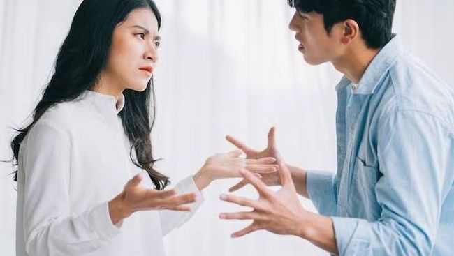 Tanda Pasangan Menjauh dan Ingin Putus: Kenali Gejala agar Hubungan Tidak Runtuh