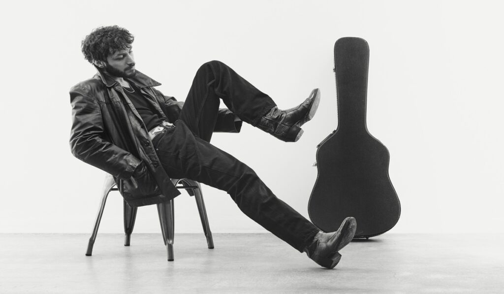 Chris LaRocca Rilis Single Terbaru "Last Pair of Boots In Town" 2024