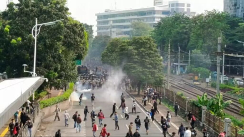 Demo Digelar Hari Ini, Simak Tips Agar Tetap Aman dan Kuat di Tengah Kerumunan
