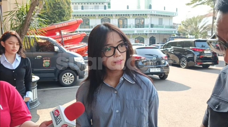 Masalah Tak Ada Habisnya, Fuji Datangi Polres Jaksel Beri Keterangan Tambahan Masalah Tak Ada Habisnya, Fuji Datangi Polres Jaksel Beri Keterangan Tambahan