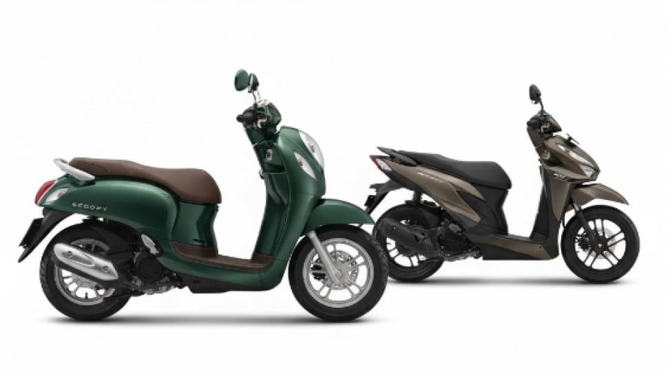 Mending Honda BeAT atau Scoopy? Intip Perbandingan Spek, Harga, & Pajak Motor Pertama!