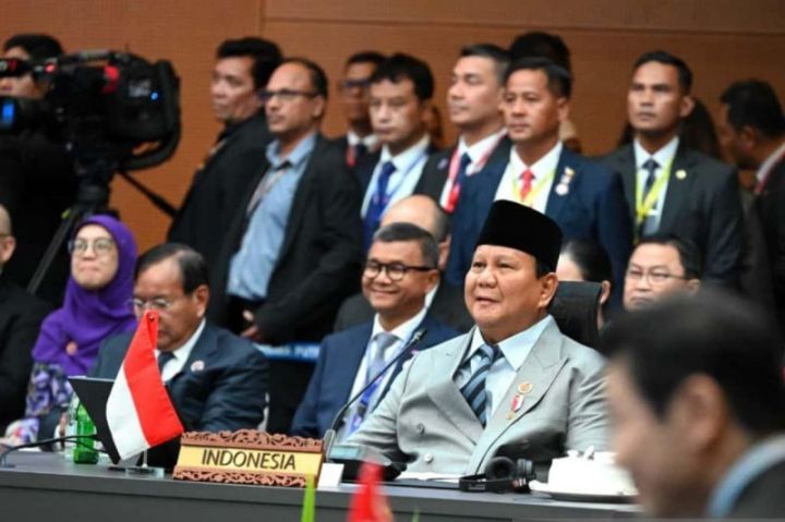 Prabowo: ASEAN Wajib Bersatu Hadapi Ketegangan Dunia yang Terpecah Prabowo: ASEAN Wajib Bersatu Hadapi Ketegangan Dunia yang Terpecah