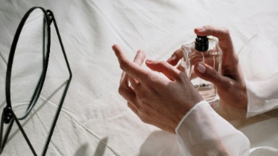 Catat! 7 Titik Tubuh Wajib Disemprot Parfum agar Wangi Tahan Lama Seharian