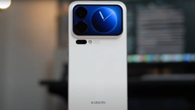Xiaomi 17 Pro Max: HP Layar Belakang Mirip iPhone, Tapi Performa Jauh Lebih Buas!