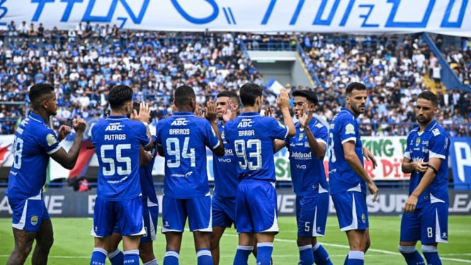 Persiapan Persib Bandung Jelang Lawan Persis Solo: Rotasi Pemain dan Waspada Ancaman