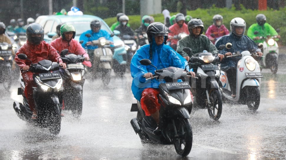 BRIN Temukan Mikroplastik Berbahaya di Air Hujan Jakarta, Ini Dampaknya bagi Tubuh BRIN Temukan Mikroplastik Berbahaya di Air Hujan Jakarta, Ini Dampaknya bagi Tubuh