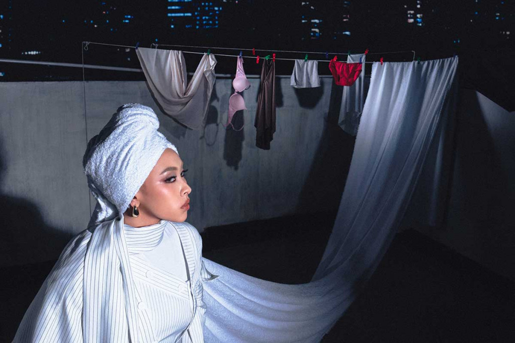 Jinan Laetitia Ungkap Cinta Kompleks di Single Terbaru Album Pemula Jinan Laetitia Ungkap Cinta Kompleks di Single Terbaru Album Pemula