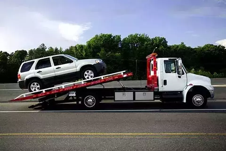 Derek Tol Kini Terbatas, Garasi.id Tawarkan Layanan Towing 24 Jam Cepat & Andal