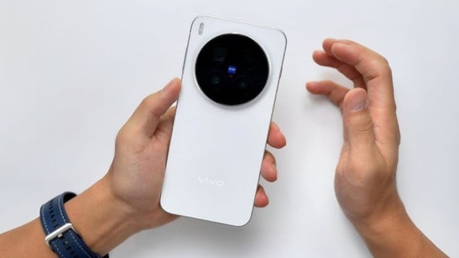 Spesifikasi Vivo X300 Pro Terungkap: Kamera 200 MP Zeiss & RAM Super 16GB!