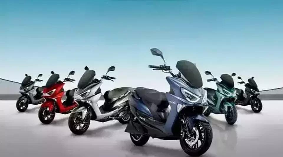 8 Motor Listrik Warna Kekinian yang Bikin Anak Muda Makin Kekinian dan Stylish!